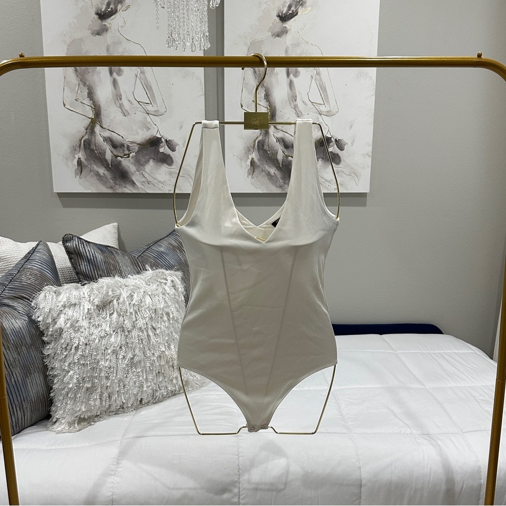 Cute White Fitted Express Bodysuit !